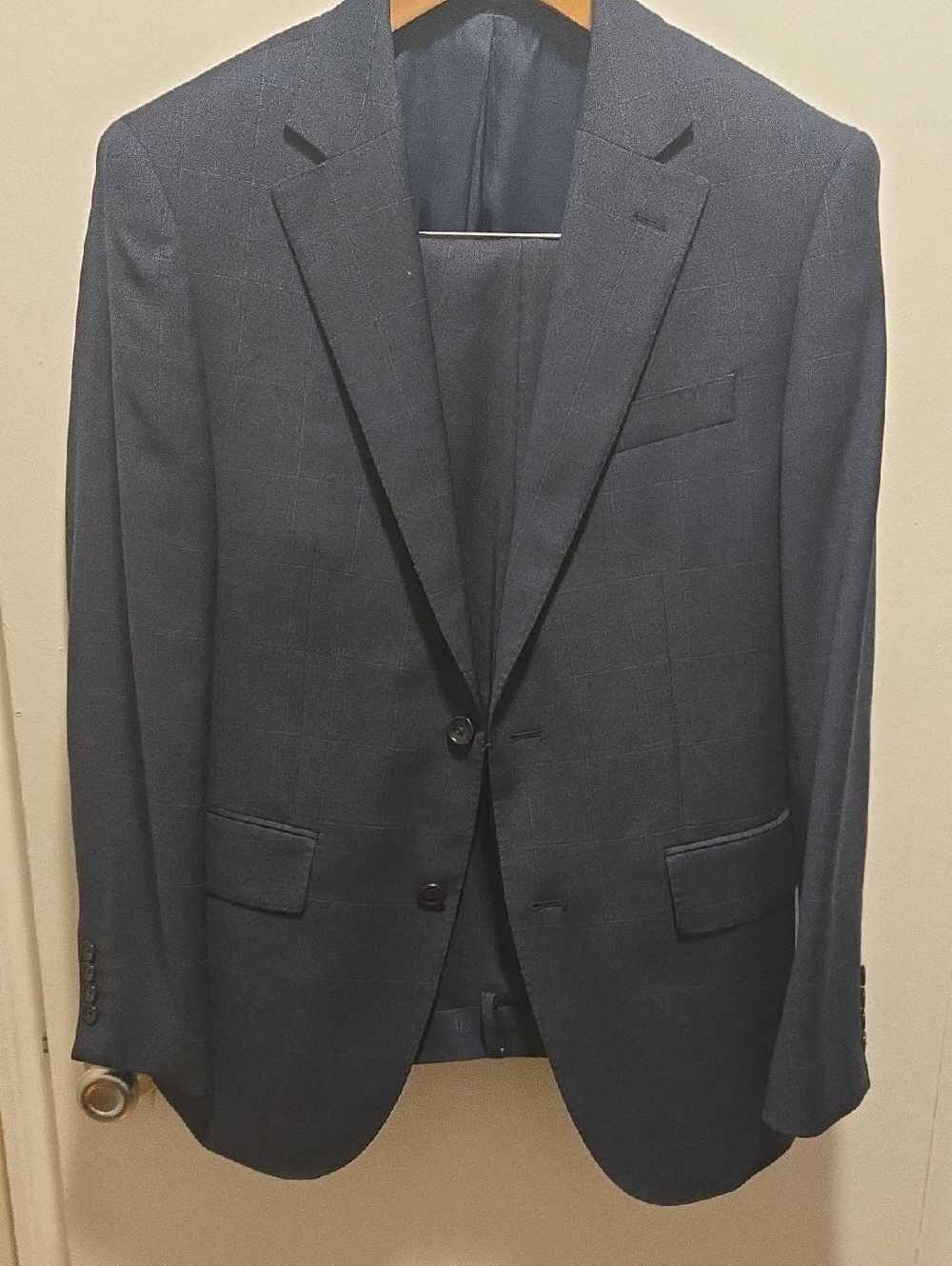 Charles Tyrwhitt Navy Windowpane Suit 38S
